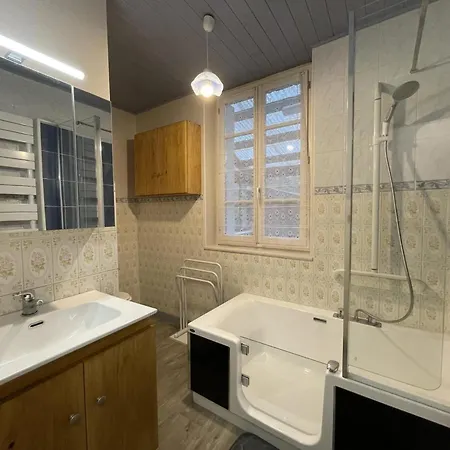 Confortable Pres De Vichy Avec Animaux Admis - Fr-1-489-496 בית נופש