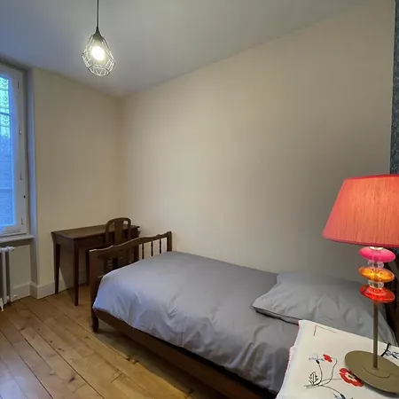 Confortable Pres De Vichy Avec Animaux Admis - Fr-1-489-496 *